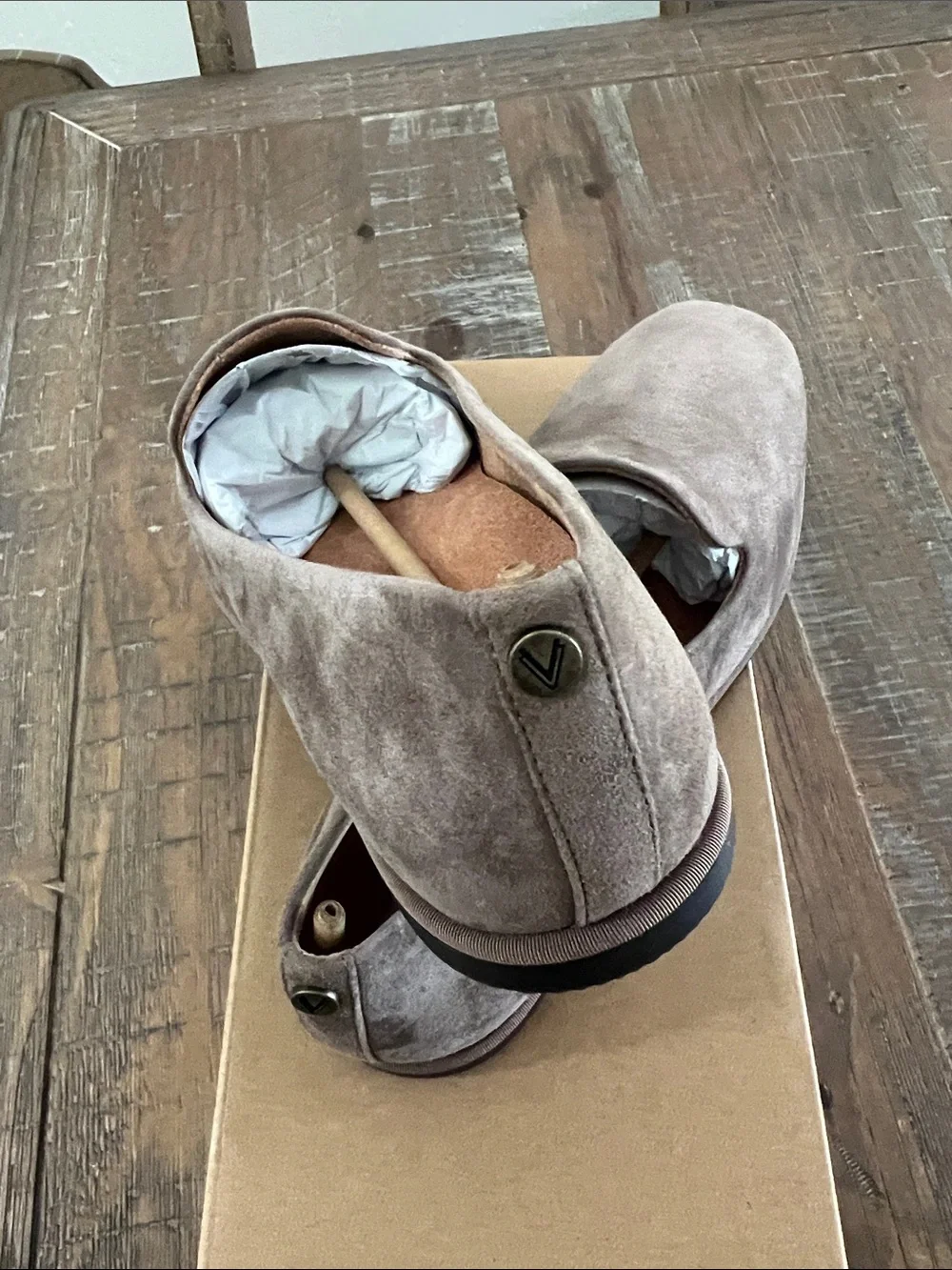 Vionic elegant taupe